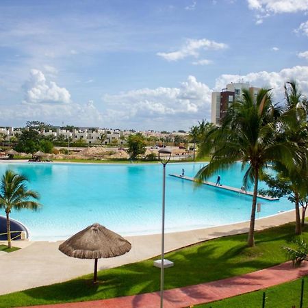 Departamento En Cancun Con 7 Albercas Tipo Playa Y Laguna Exterior photo