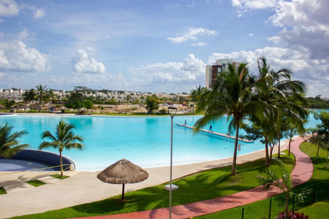 Departamento En Cancun Con 7 Albercas Tipo Playa Y Laguna Exterior photo