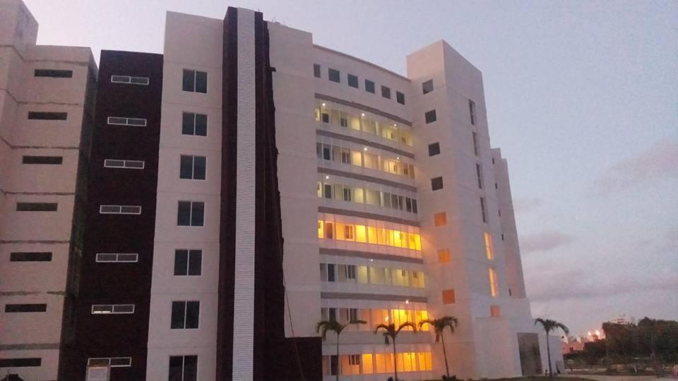 Departamento En Cancun Con 7 Albercas Tipo Playa Y Laguna Exterior photo
