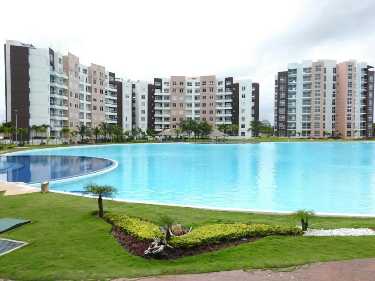 Departamento En Cancun Con 7 Albercas Tipo Playa Y Laguna Exterior photo